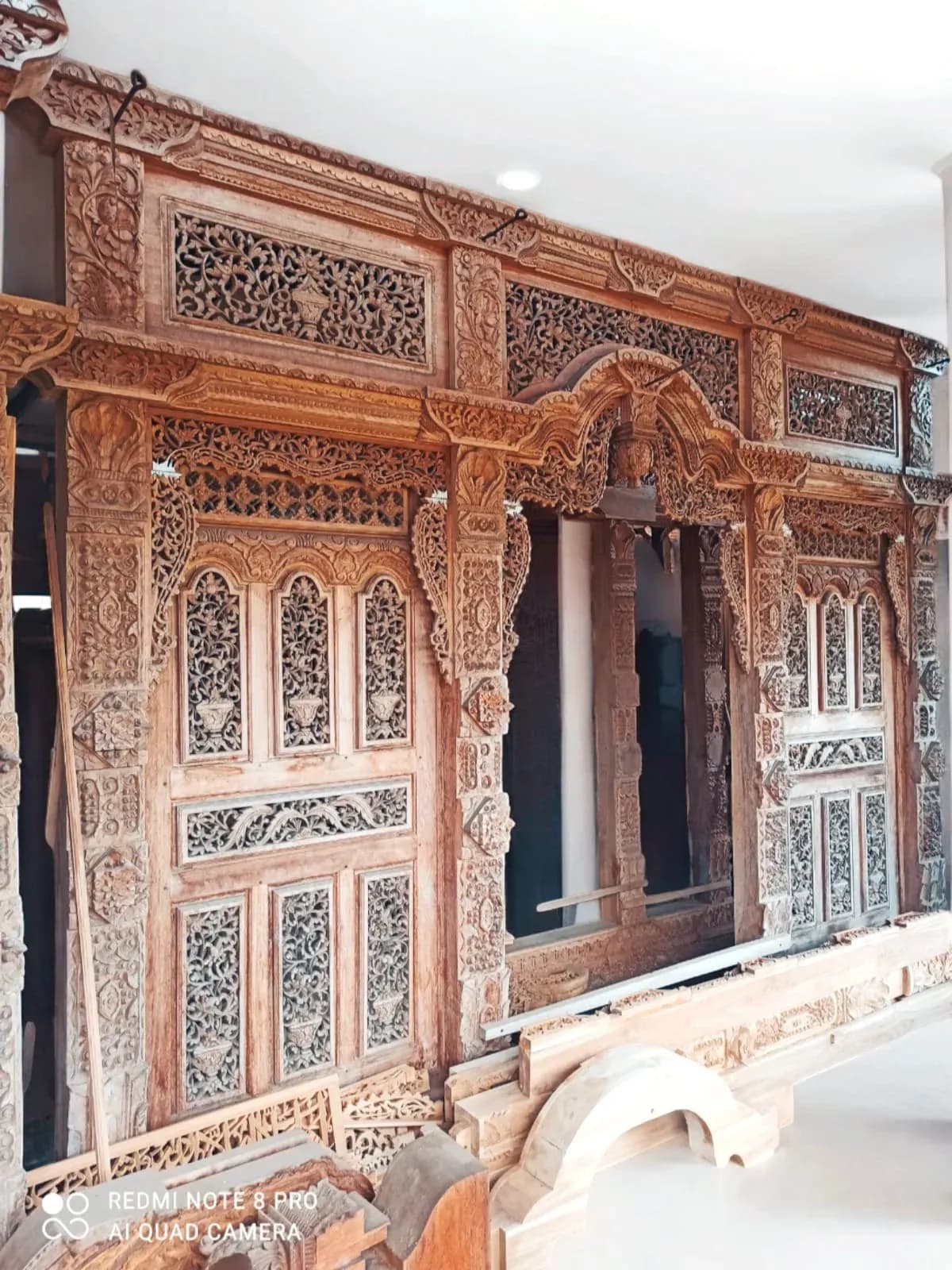 Pintu Gebyok Kayu Jati